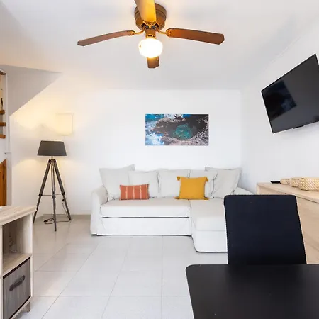 Apartment Home2book Cozy Coastal Duplex & Pool, Caletillas